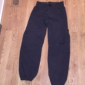 Black Lululemon athleisure pants